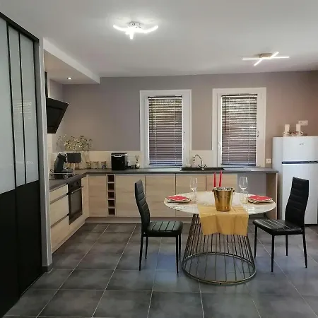 Hébergement de vacances Or Notre Jardin Secret Pompaire